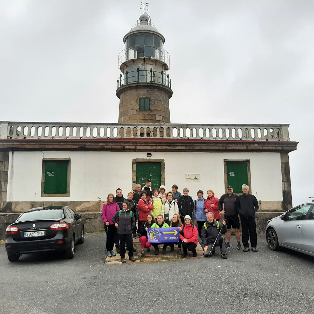 Eine Gruppe aus der Gemeinde Dodro startet den Camiño A Orixe